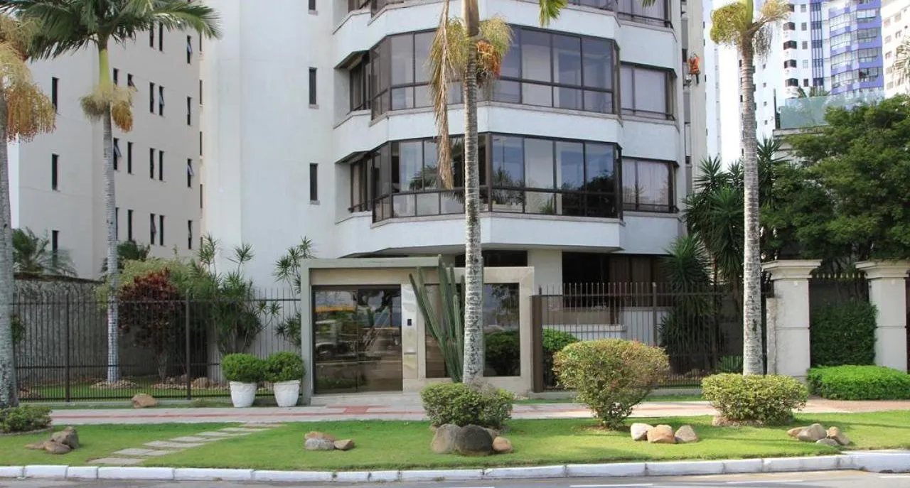 283 m² apartment with 4 bedrooms and 2 en-suites — photo 54