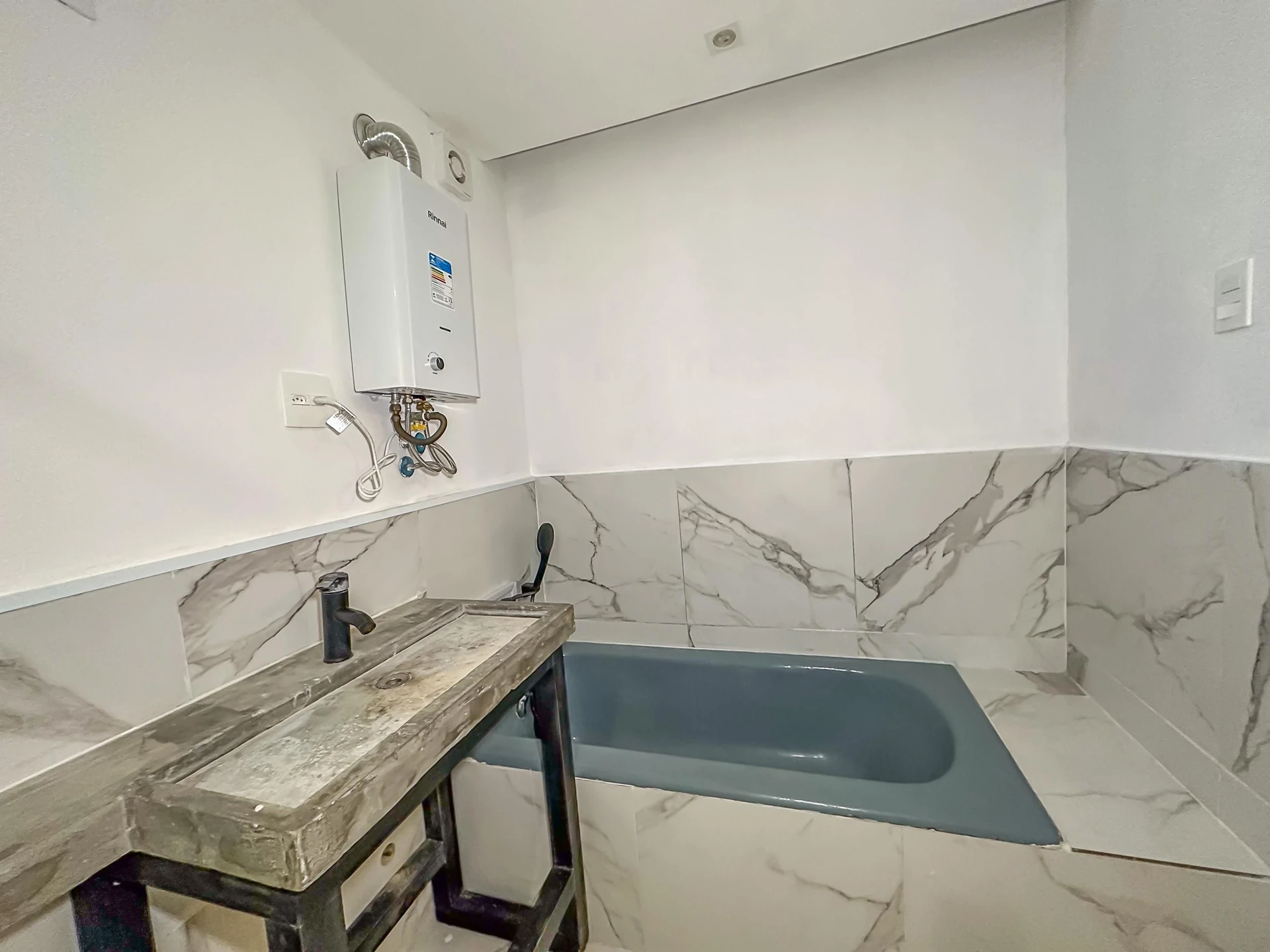 Apartment with 3 bedrooms, 1 en-suite and separate kitchen — photo 15