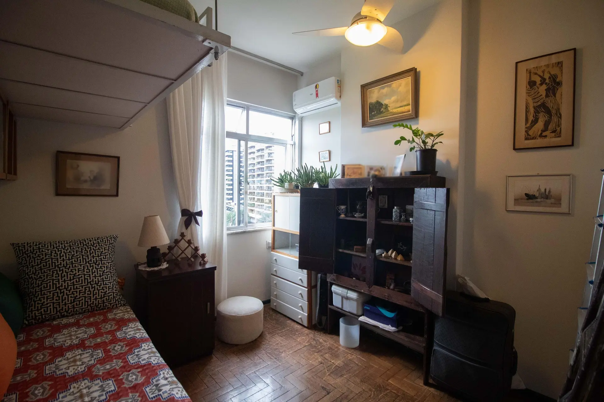 3-bedroom apartment with a water view in Rio de Janeiro — photo 13