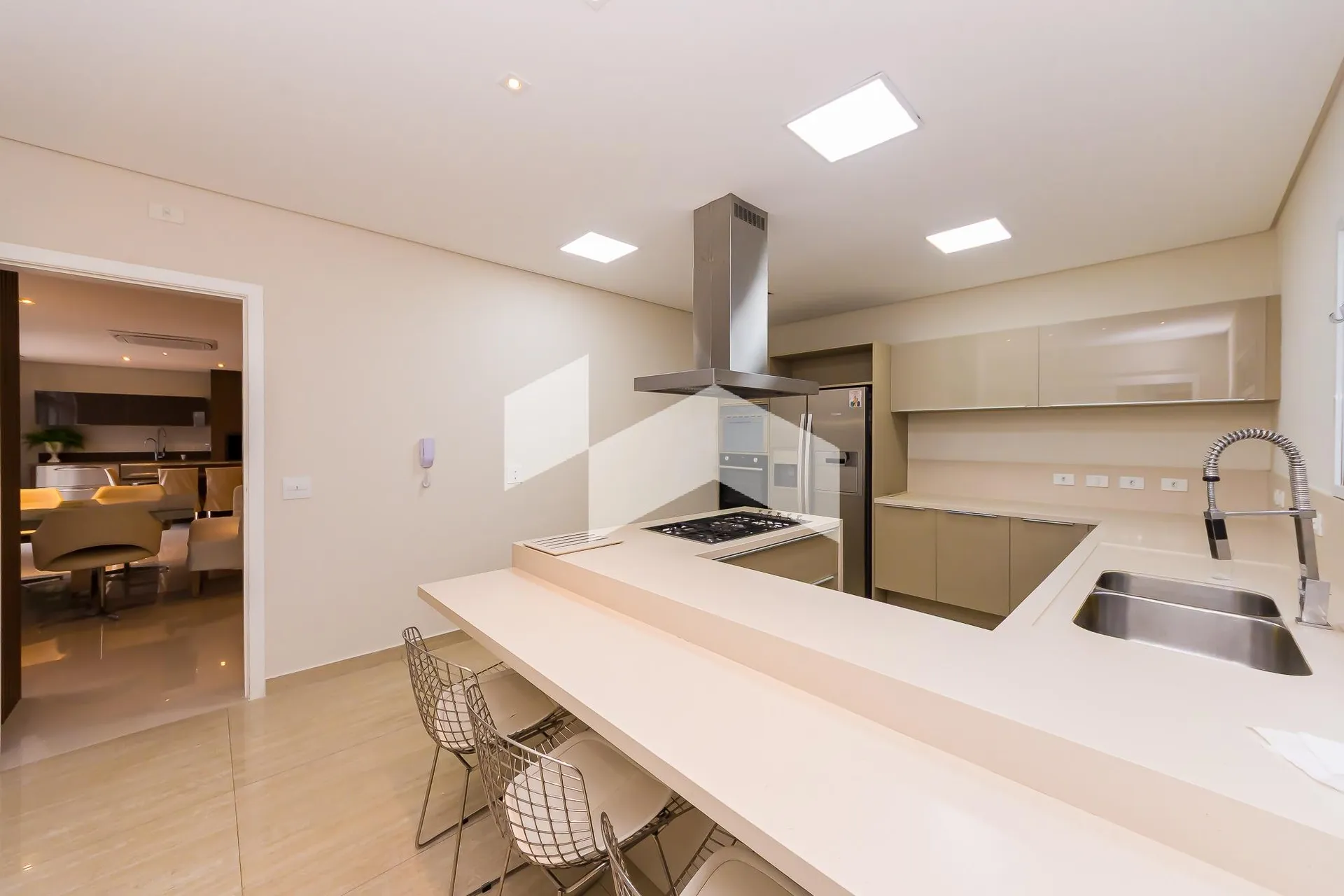 Unfurnished house with 4 en-suite bedrooms and 7 baths — photo 16