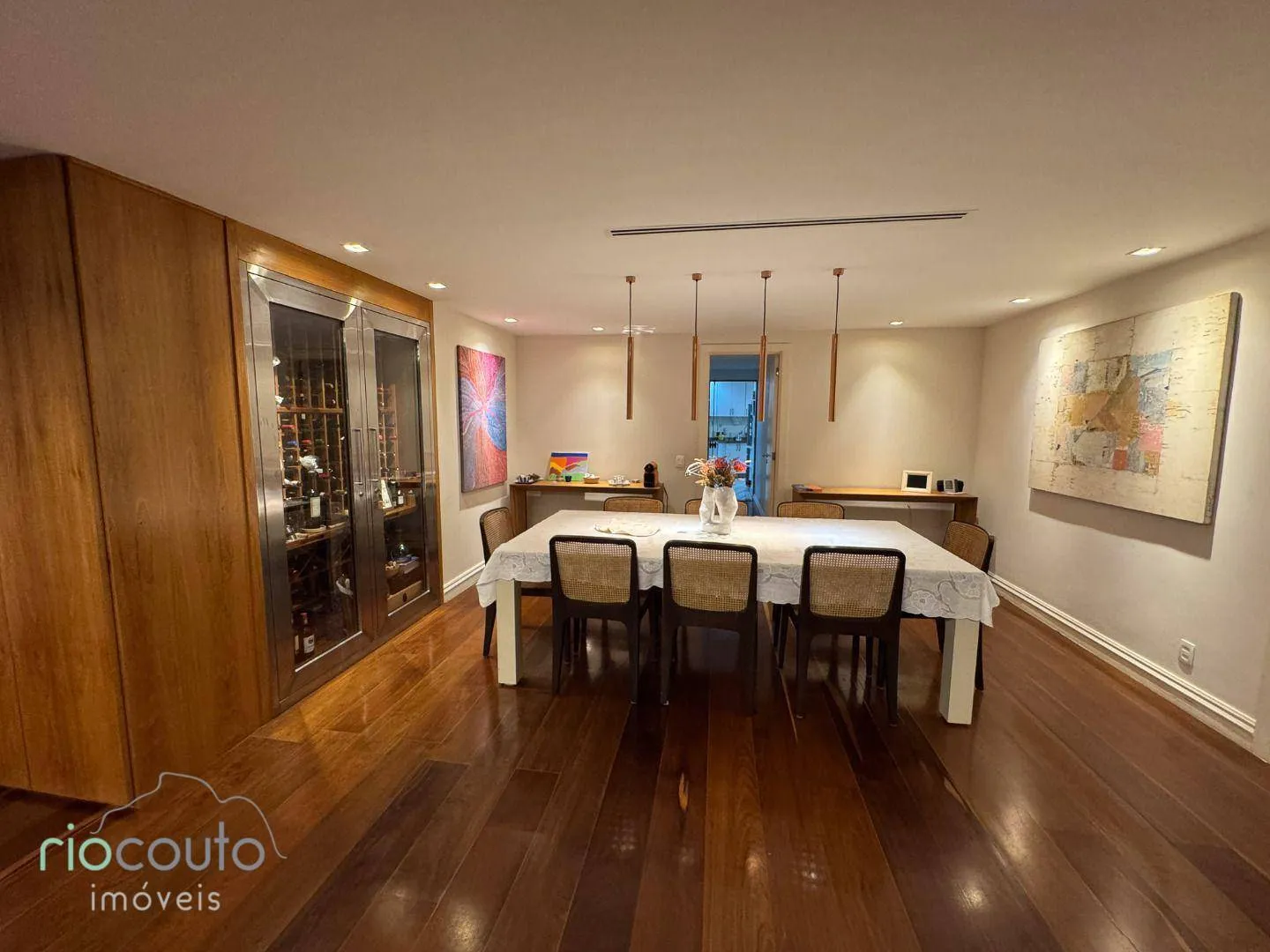 Apartment with 4 bedrooms and balconies, 370 m² — photo 11
