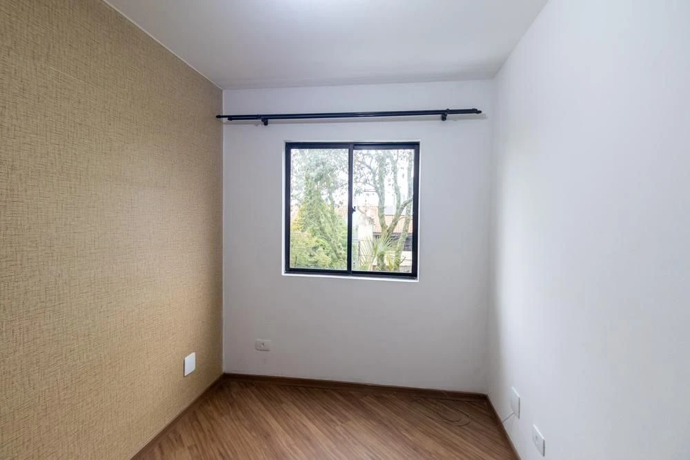 2-bedroom apartment in a building with a gym — photo 3