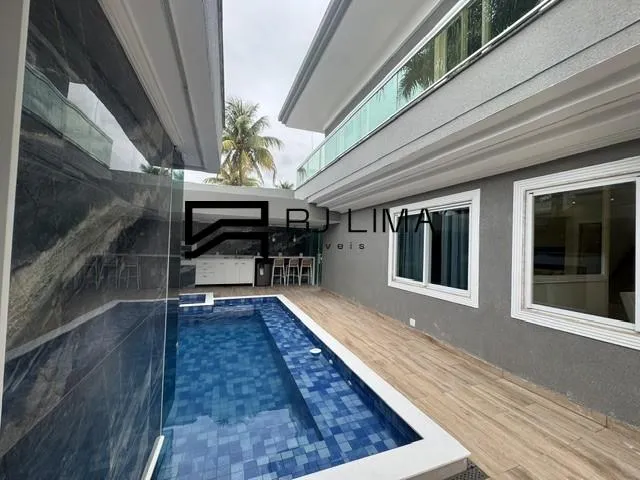 5-bedroom house with a walk-in closet in Rio de Janeiro — photo 16
