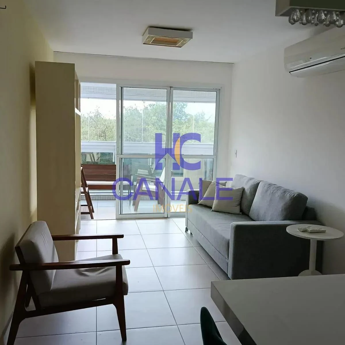Rental apartment with 2 bedrooms and a glass balcony