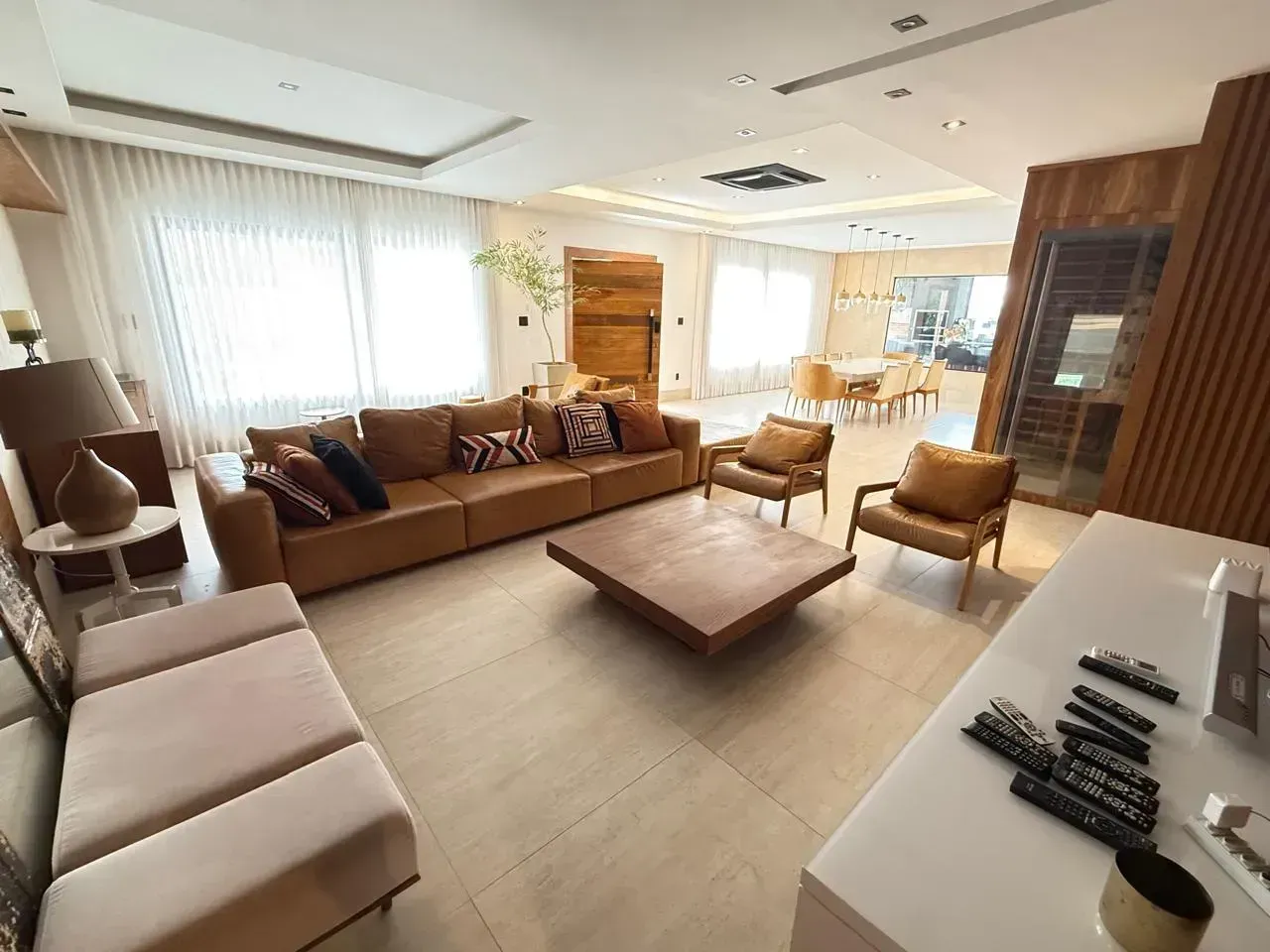Furnished house with open-plan kitchen, 380 m² — photo 14