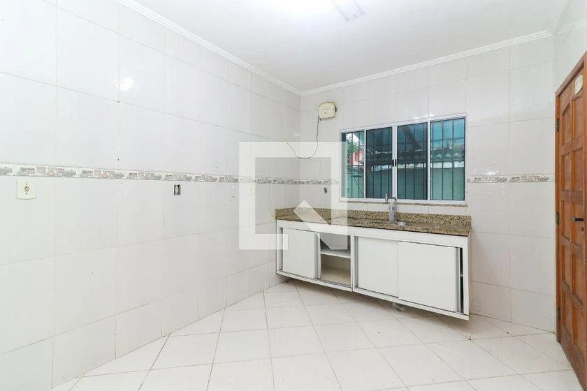 Balcony with a grill in a 2-bedroom house, 125 m² — photo 3