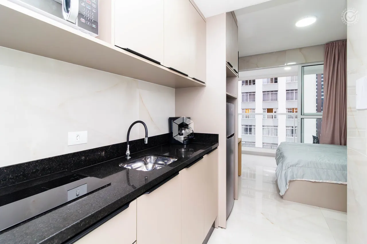 Furnished 1-bedroom apartment with balcony — photo 6