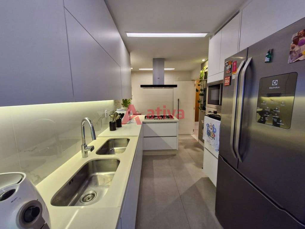 Furnished 131 m² apartment with 3 bedrooms and glass balcony — photo 5
