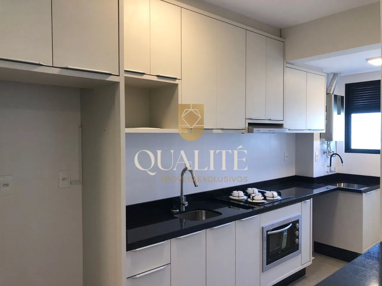 Furnished 3-bedroom apartment with 123 m² and parking — photo 2