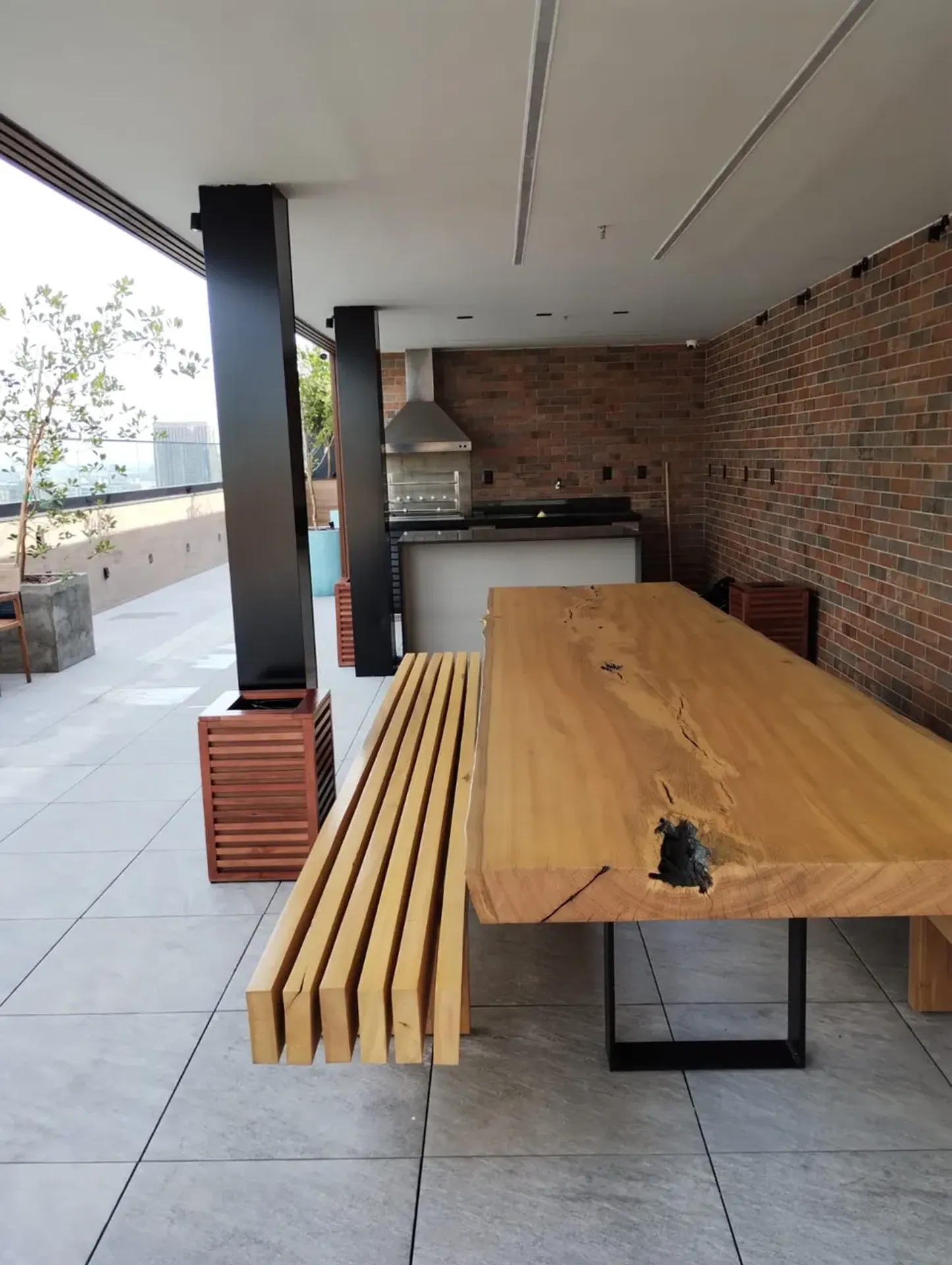 Studio on the 21st floor with a grill on the balcony — photo 18