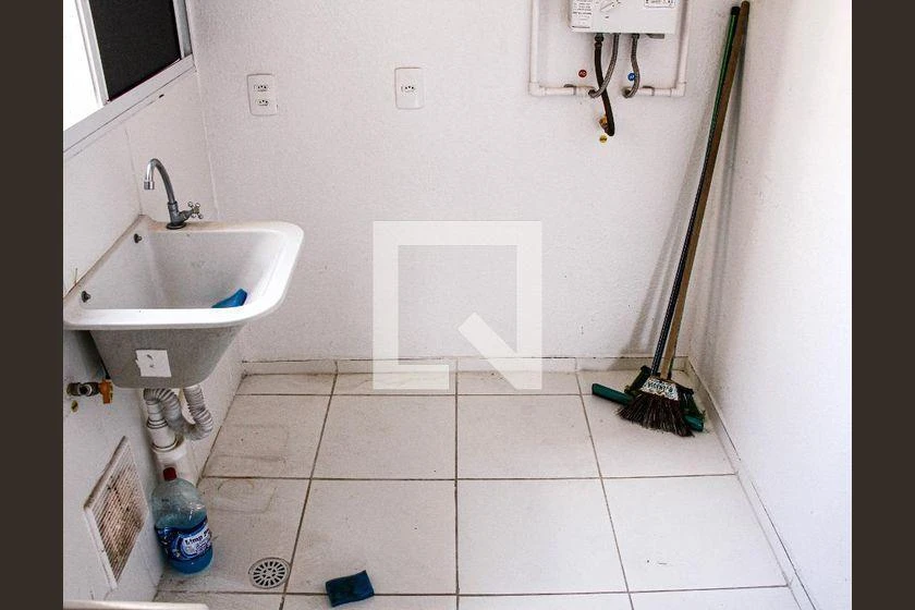 2-bedroom apartment with wood or laminate floors — photo 15