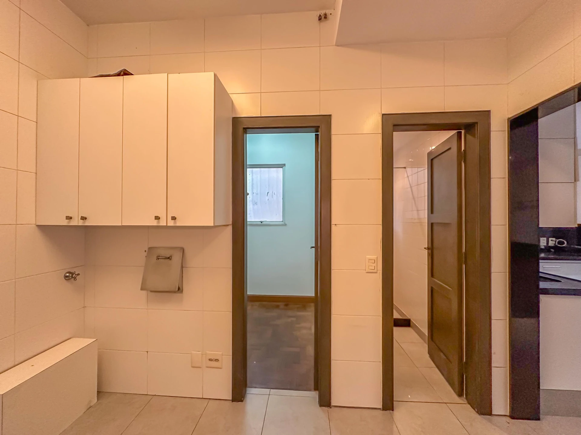 Apartment, 275 m², with a glass-enclosed balcony — photo 84