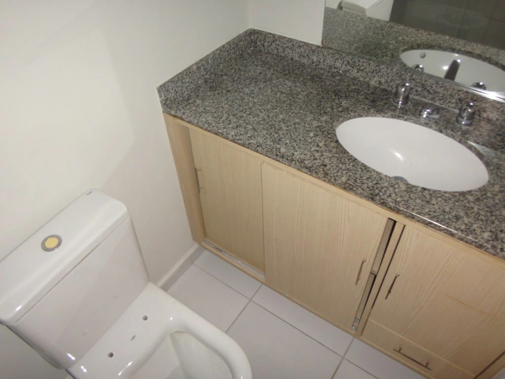 2-bedroom apartment with wood or laminate floors in Curitiba — photo 16