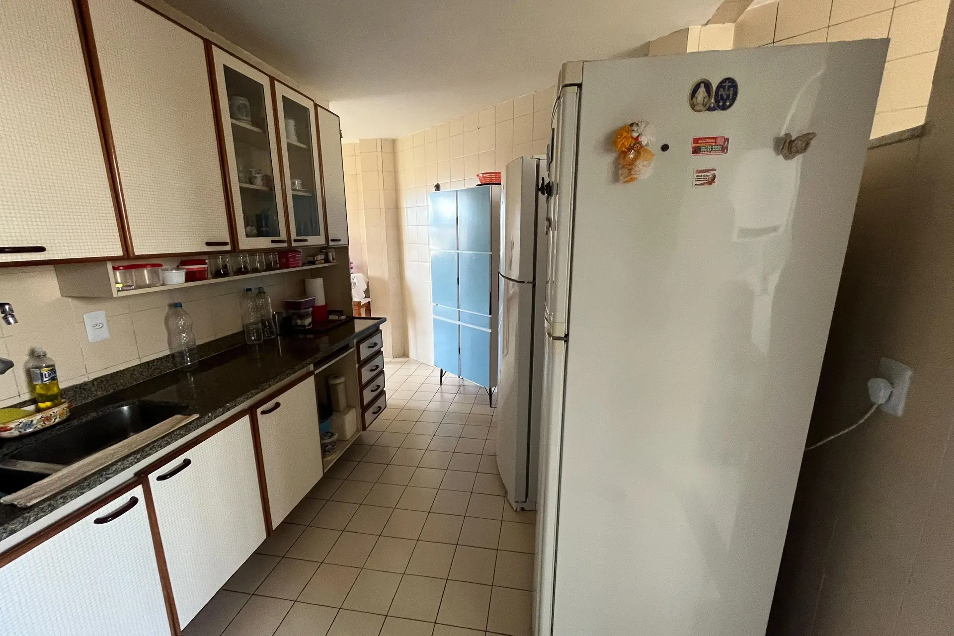 Furnished 3-bedroom apartment with laundry area — photo 69