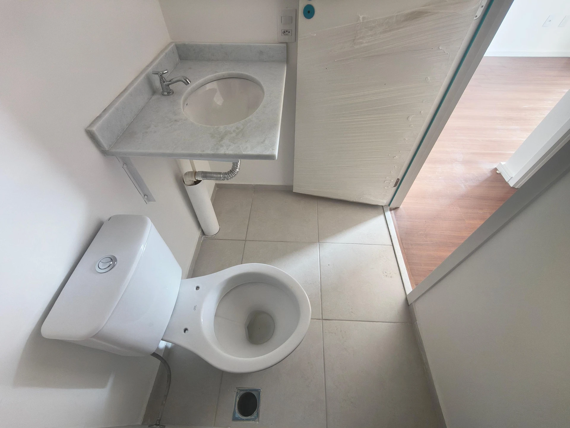 Apartamento de 2 quartos em condomínio com academia — photo 26