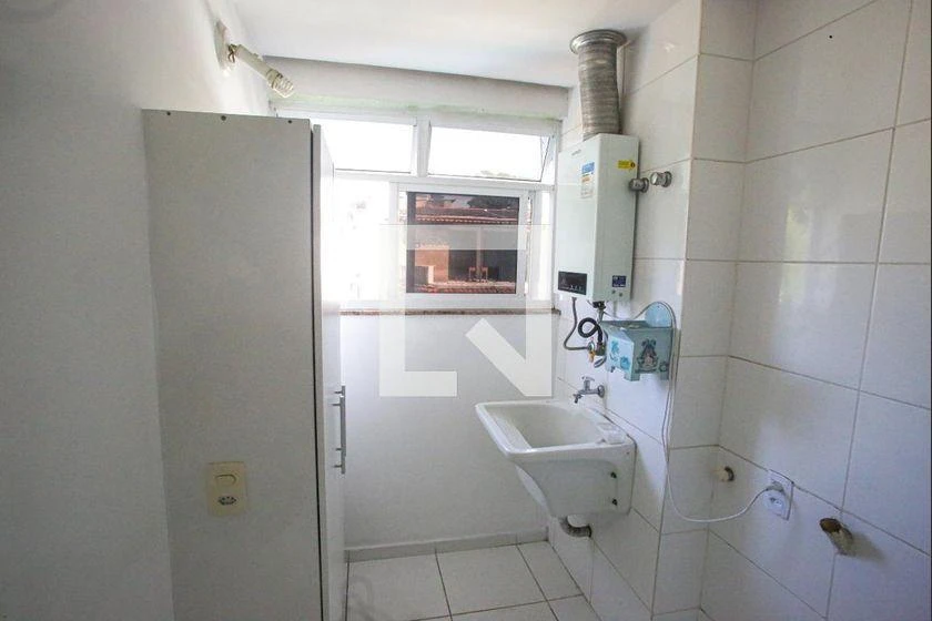 Balcony with a grill in a 3-bedroom apartment, 131 m² — photo 15