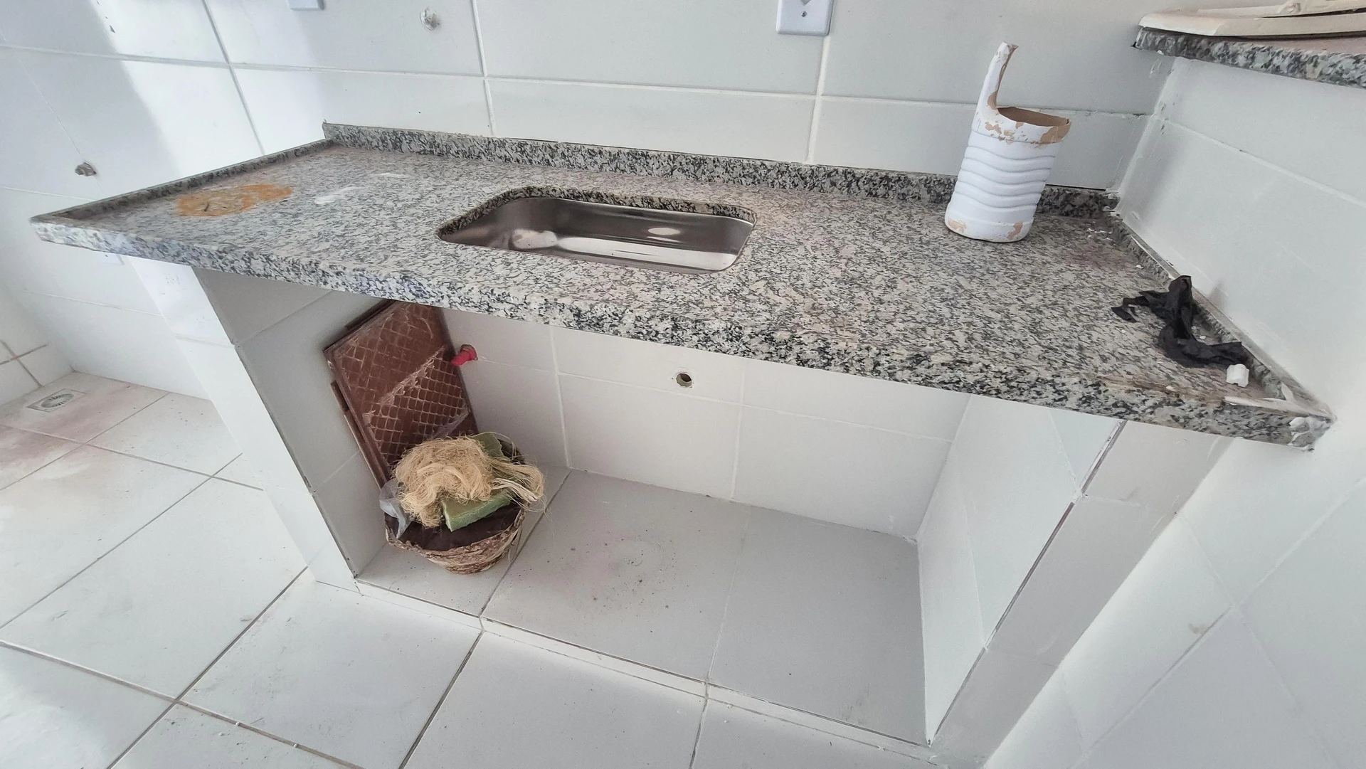 2-bedroom unfurnished apartment with closed kitchen — photo 45