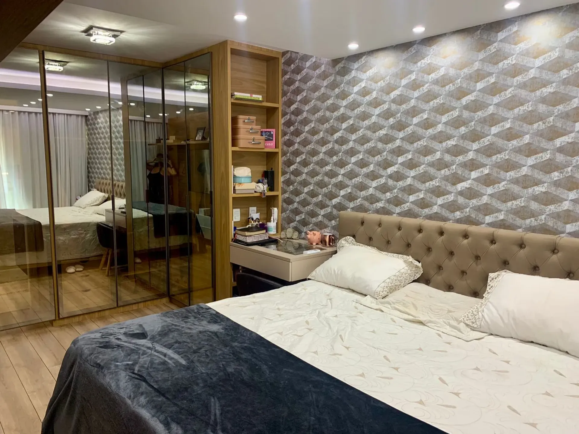 Furnished 4-bedroom apartment with open-plan kitchen — photo 21