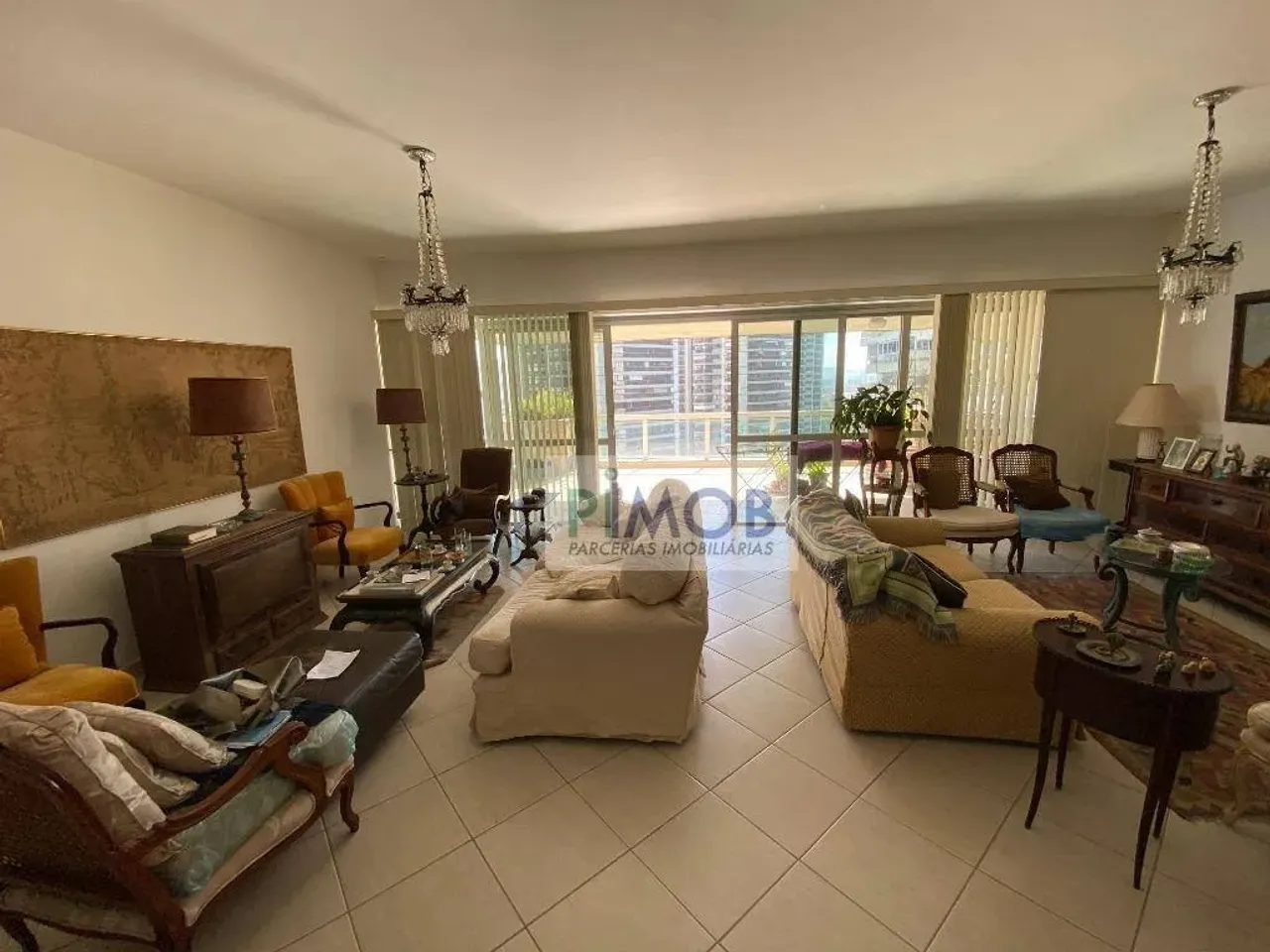 Apartamento com 4 dormitórios e 300 m² com varanda envidraçada — photo 19