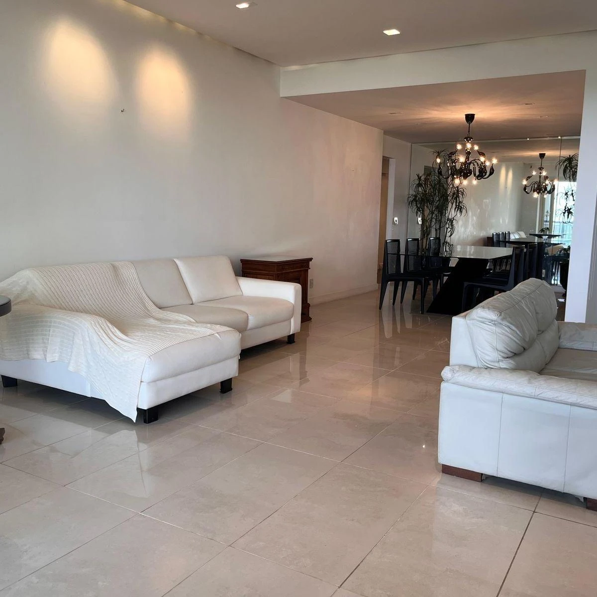 Furnished apartment with 4 bedrooms and 3 bathrooms — photo 20