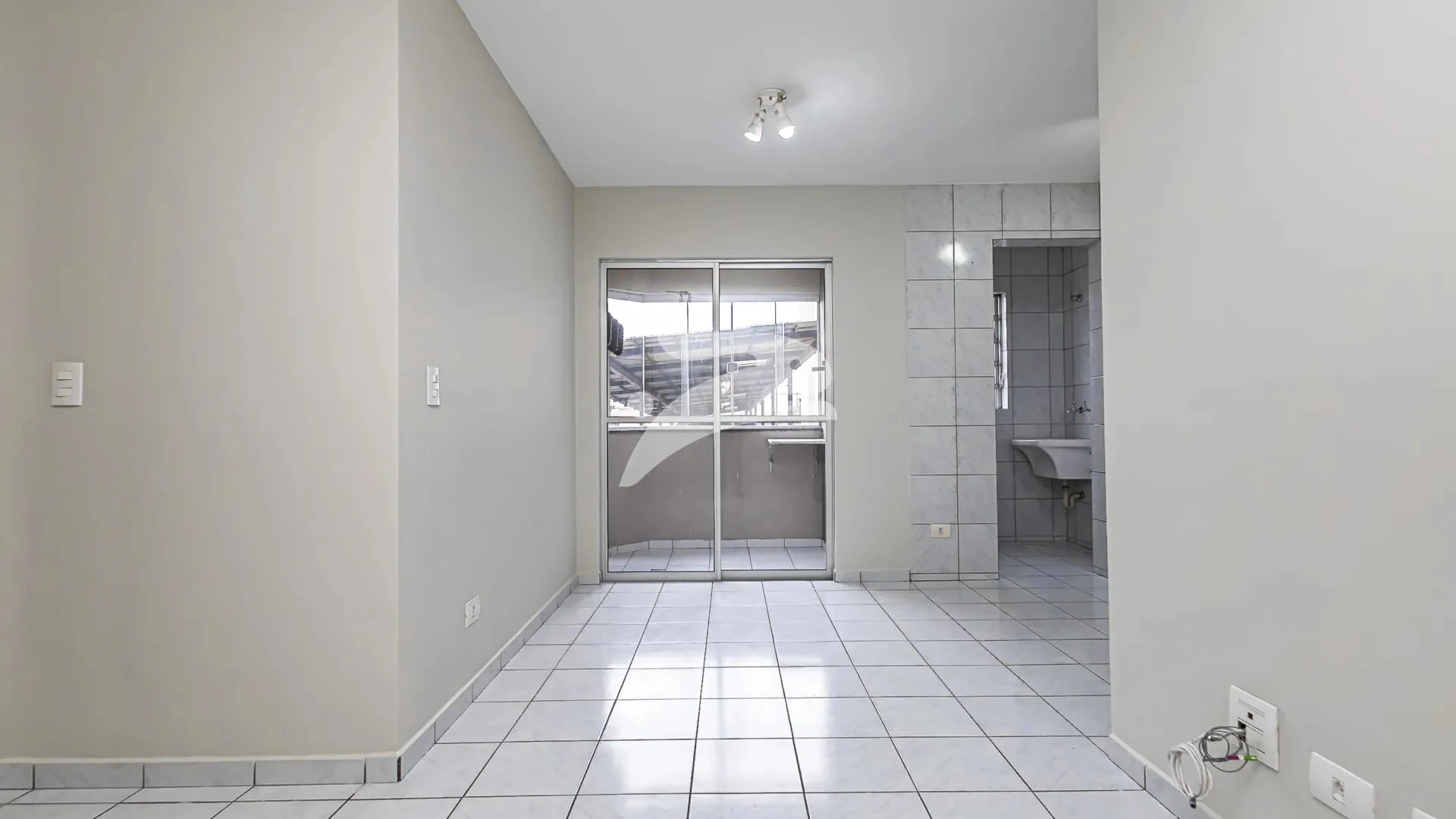 Балкон с грилем и 3 спальни: квартира 56 м² — photo 12