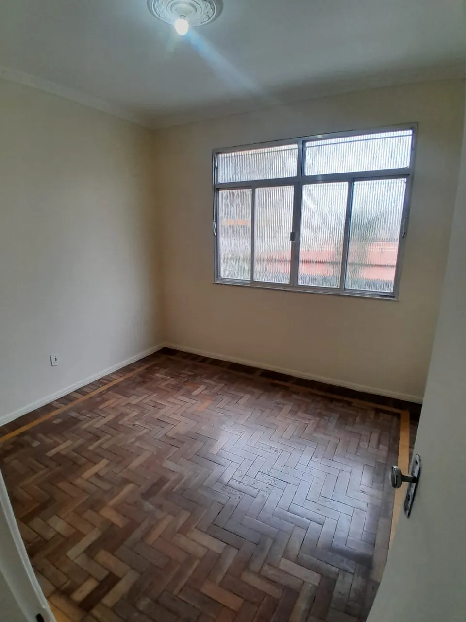 Apartamento de 3 quartos com armários planejados na cozinha — photo 4