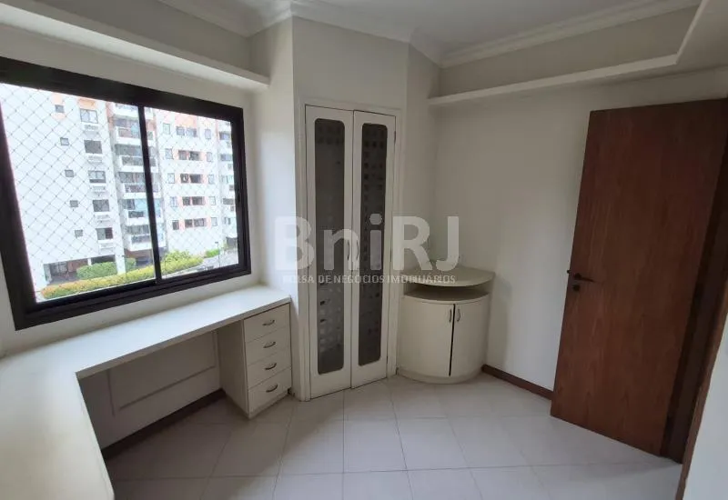 Home office in a 3-bedroom apartment, 110 m² — photo 34