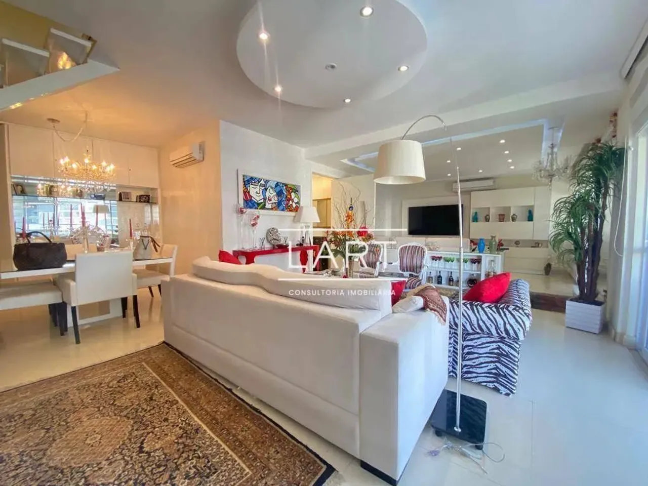 Apartamento com 4 dormitórios e 5 banheiros, 350 m² — photo 10