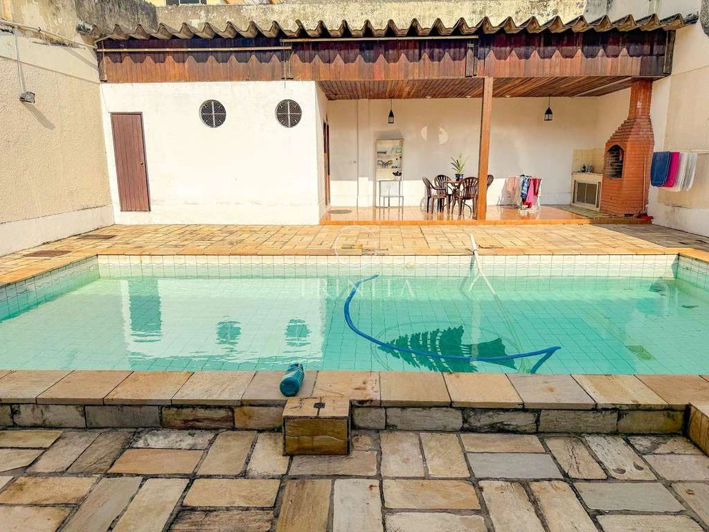 Triplex house with 6 bedrooms and 698 m², 6 parking — photo 22