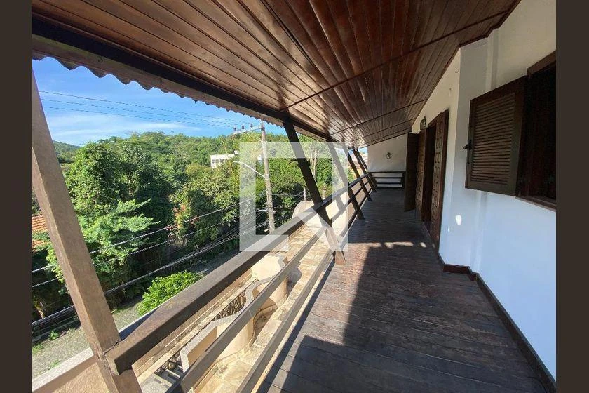 Rental house with 6 bedrooms and 704 m² — photo 7