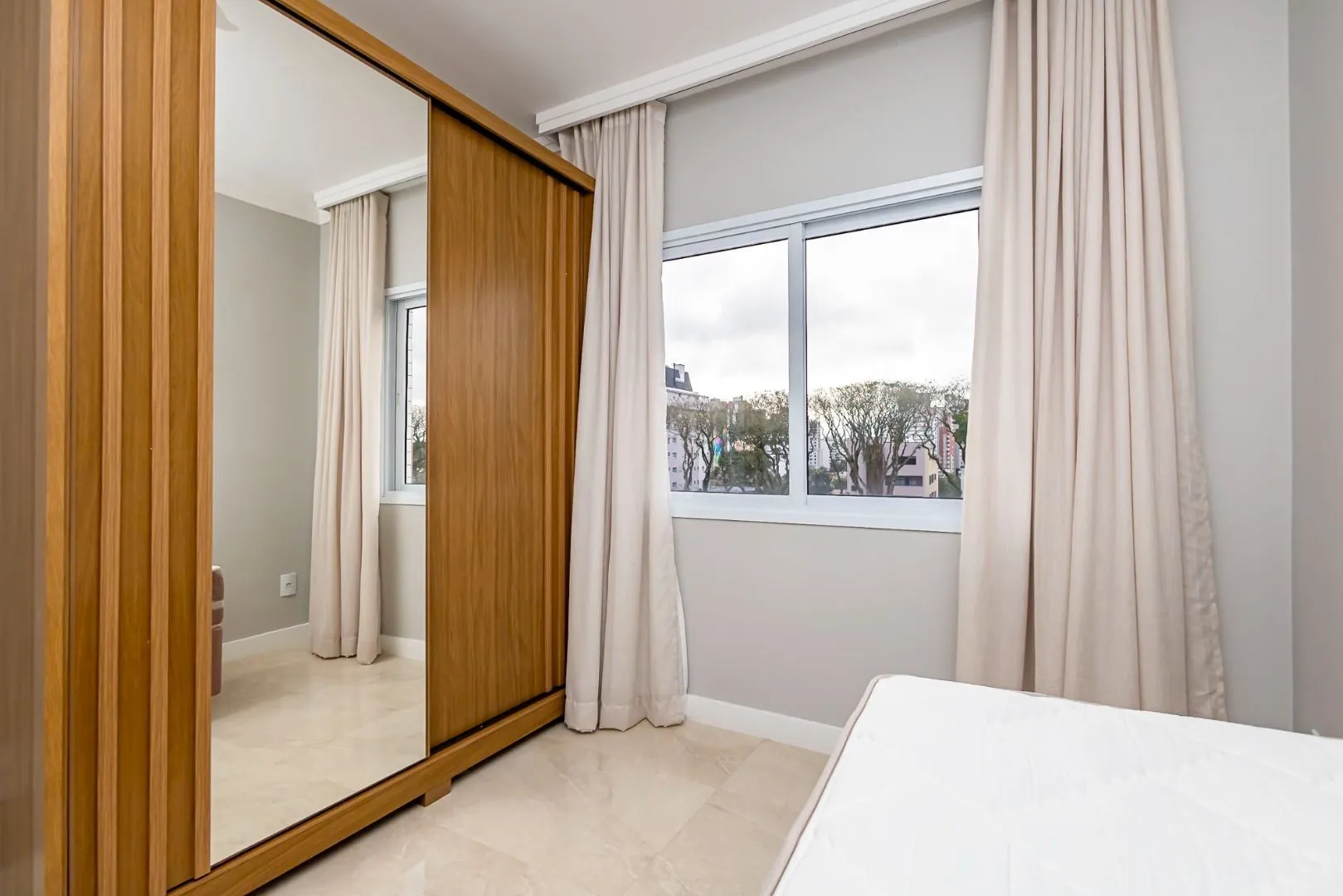 2-bedroom apartment with a washing machine in Curitiba — photo 3