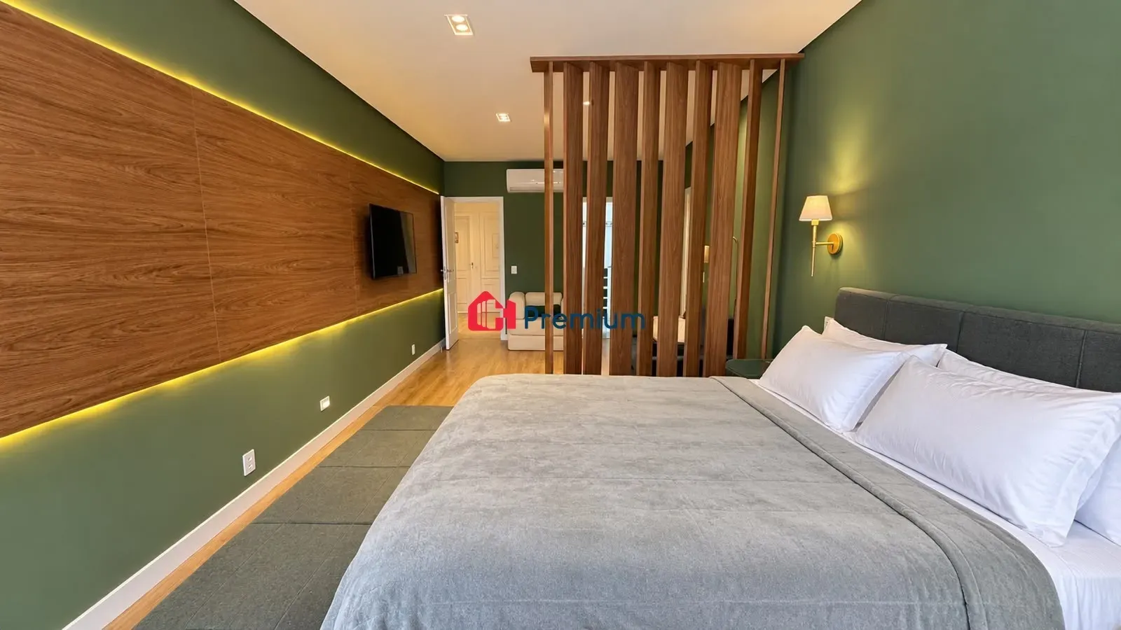 Washing machine in a 5-bedroom house, 350 m² — photo 12