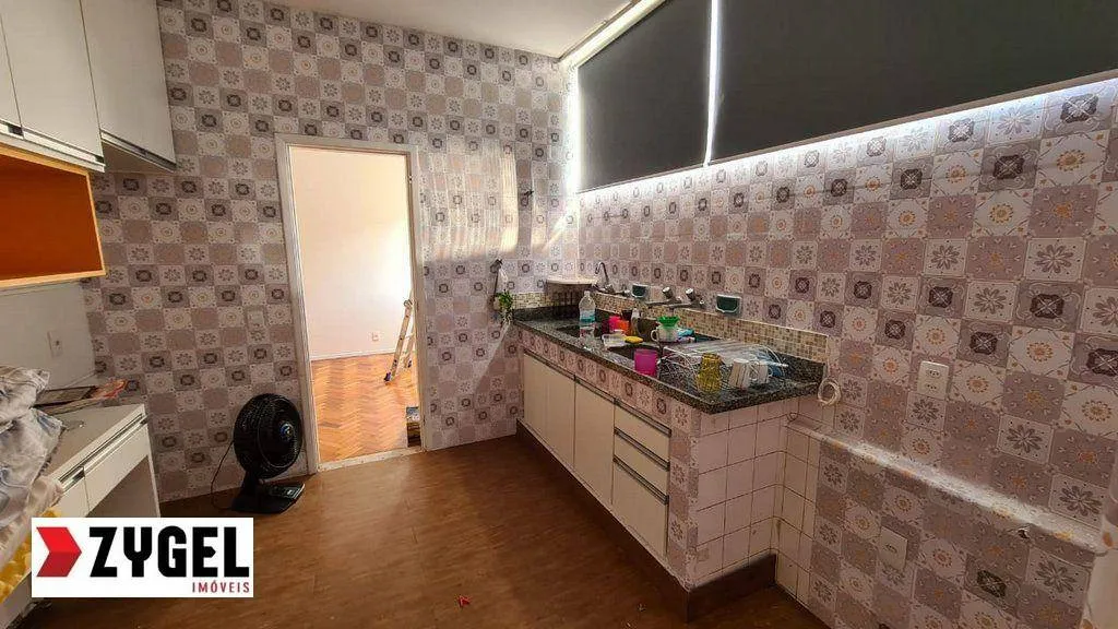 2-bedroom apartment with a closed-off kitchen — photo 22