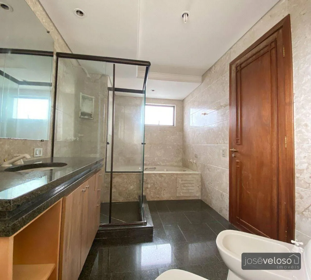 259 m² apartment with 4 bedrooms and private BBQ — photo 30