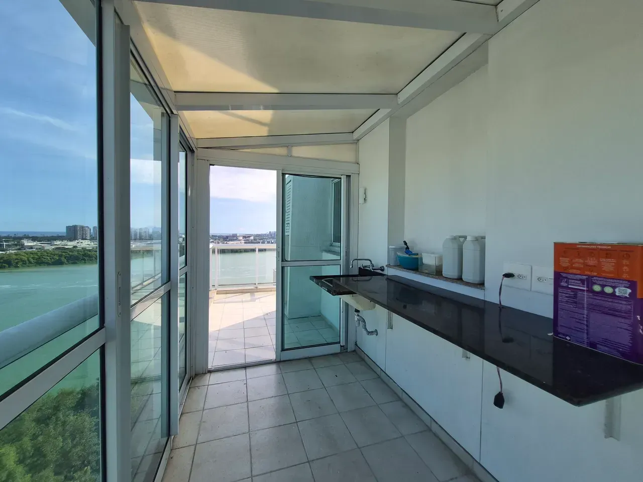 Duplex with 225 m², 3 bedrooms, and open-plan kitchen — photo 49