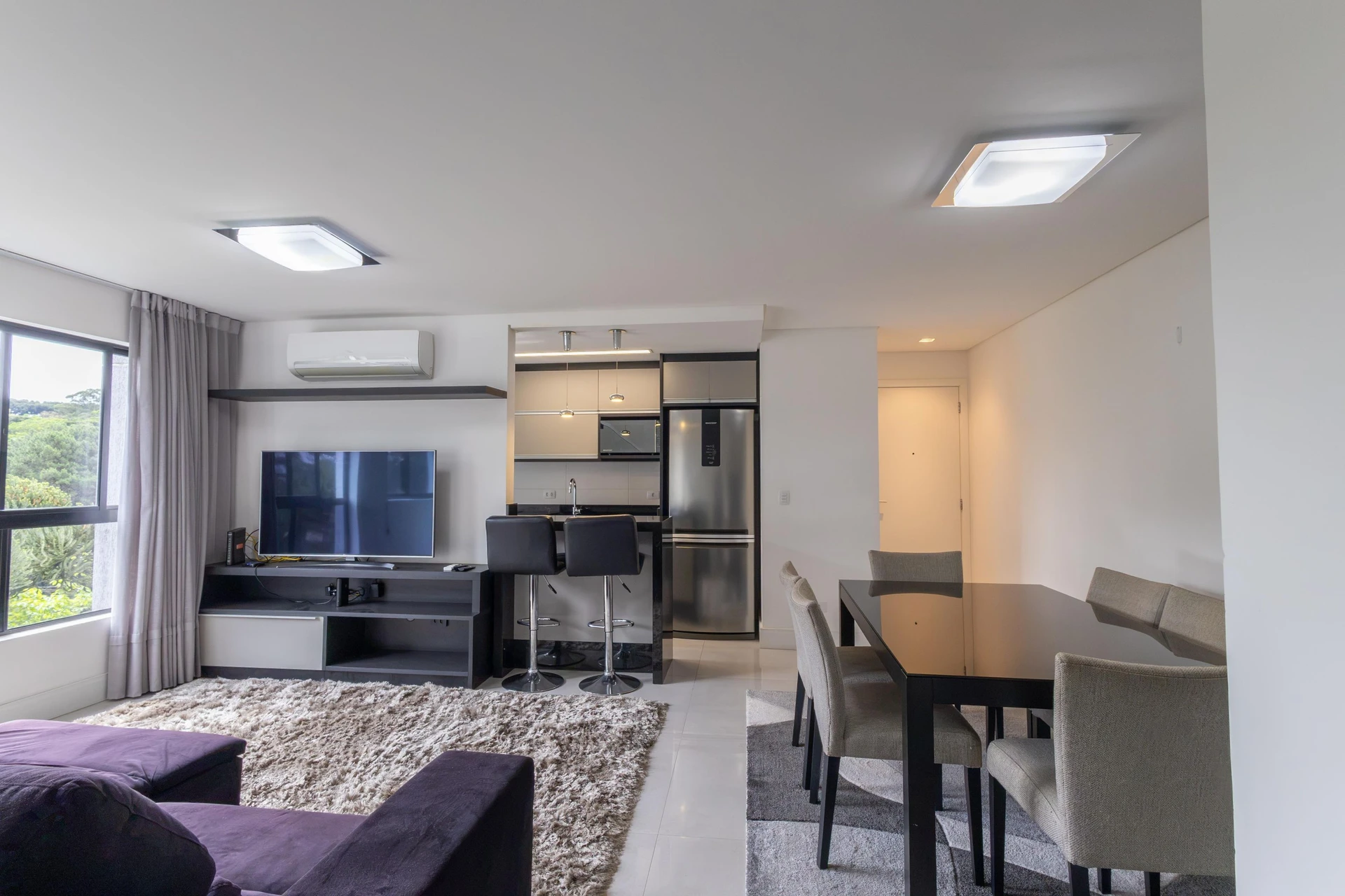 2-bedroom apartment with a glass-enclosed balcony — photo 29