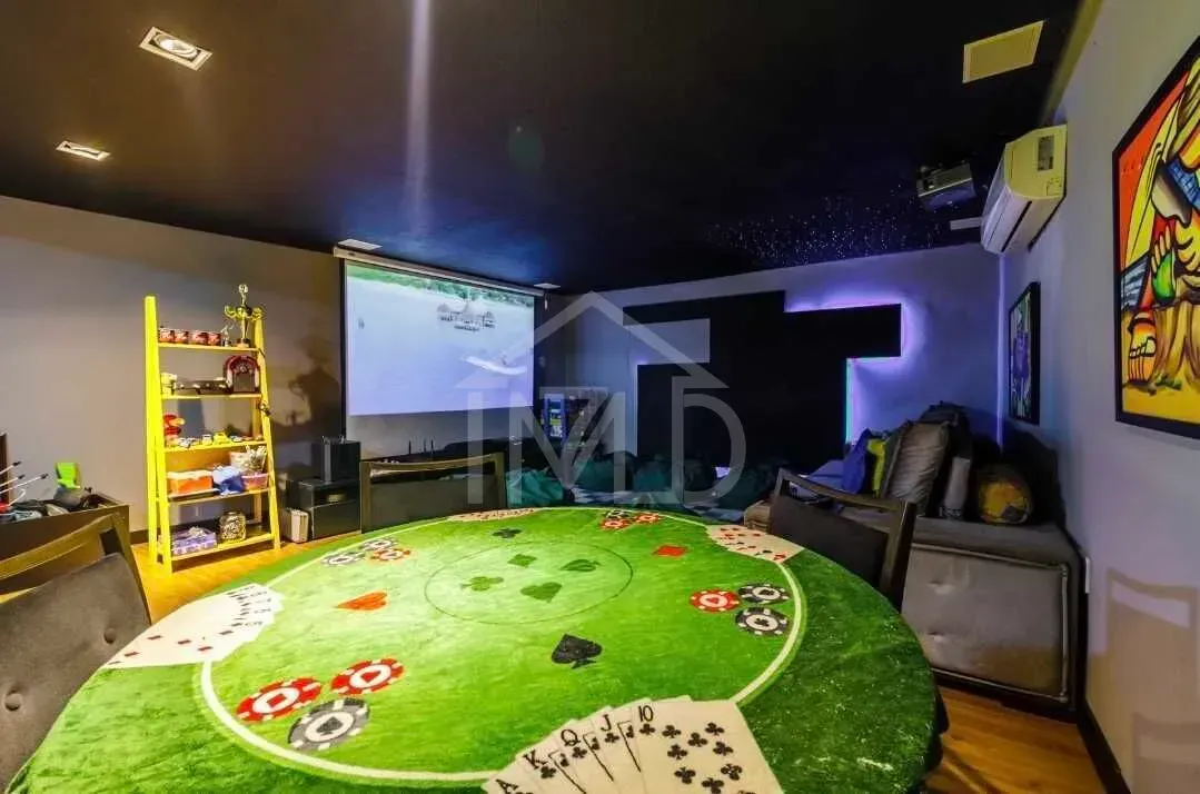Furnished house with 4 bedrooms and 5 bathrooms — photo 31