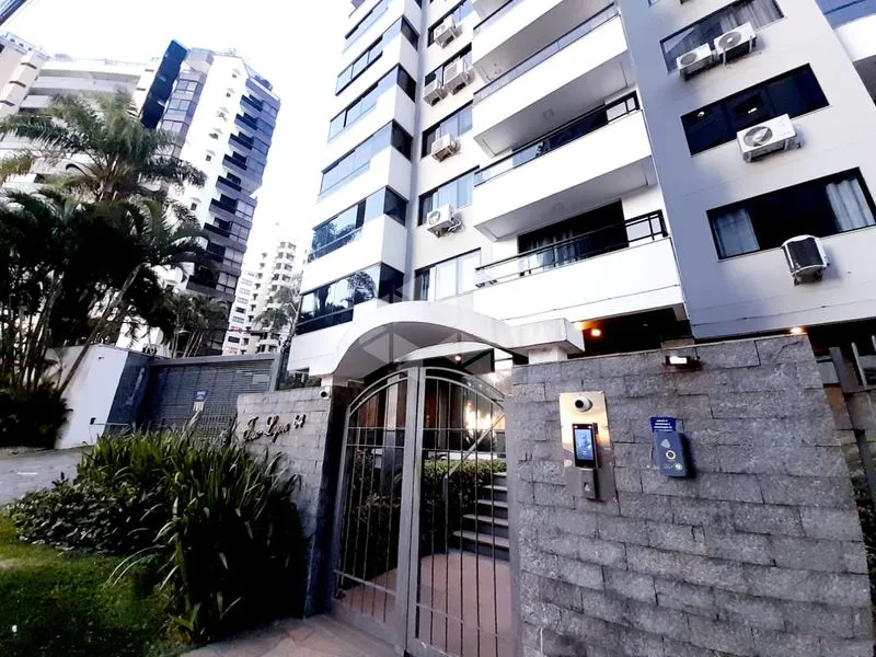 Duplex penthouse with 3 bedrooms and 303 m² — photo 28