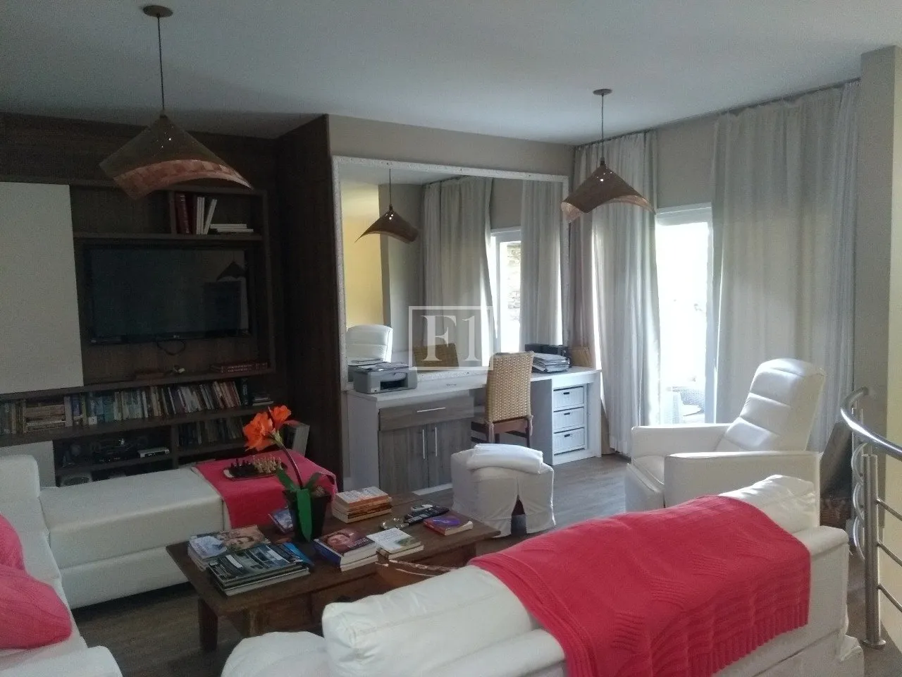 Furnished house, 450 m², with floor-to-ceiling windows — photo 29