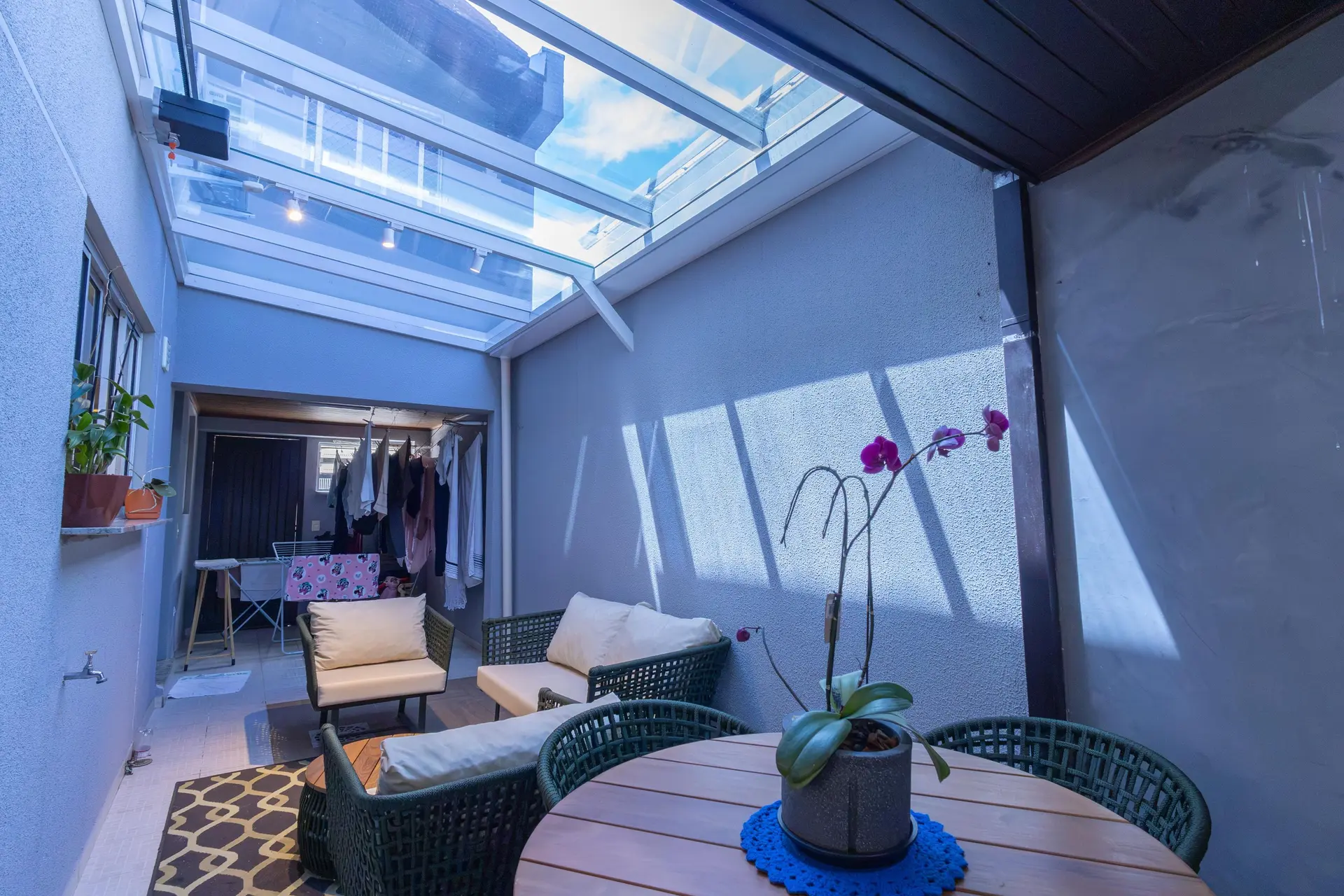 Bathtub in a 3-bedroom house, 180 m² — photo 5