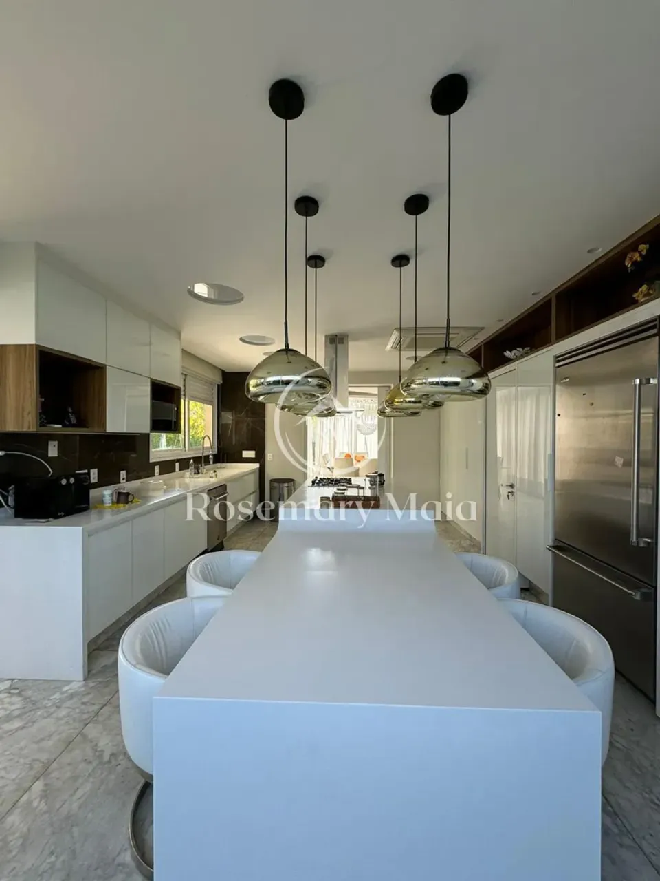Furnished 1700 m² house with 5 bedrooms and open-plan kitchen — photo 5