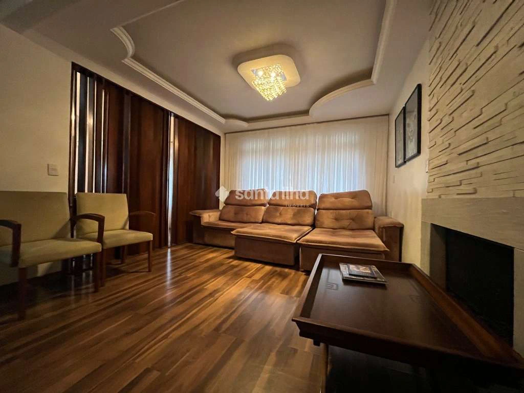 House with 531 m², 5 bedrooms and 5 parking spaces — photo 3