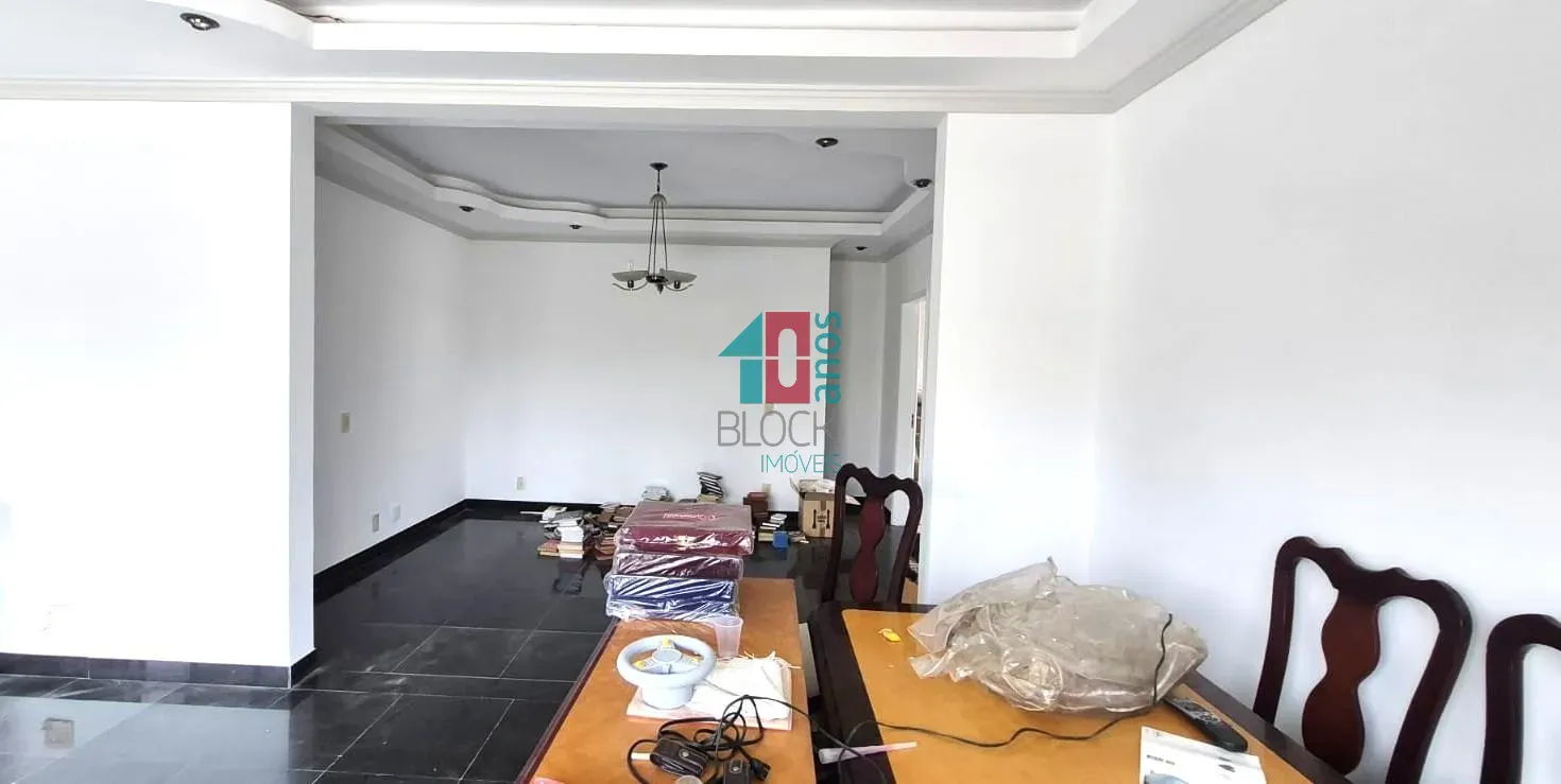 Apartamento com 4 quartos e cozinha separada — photo 10