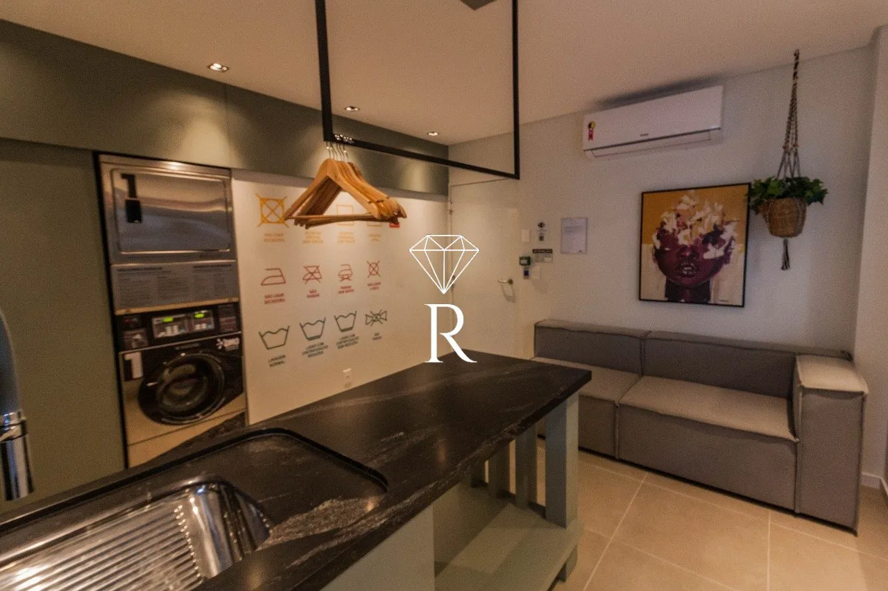 Furnished 1-bedroom apartment with open-plan kitchen — photo 6