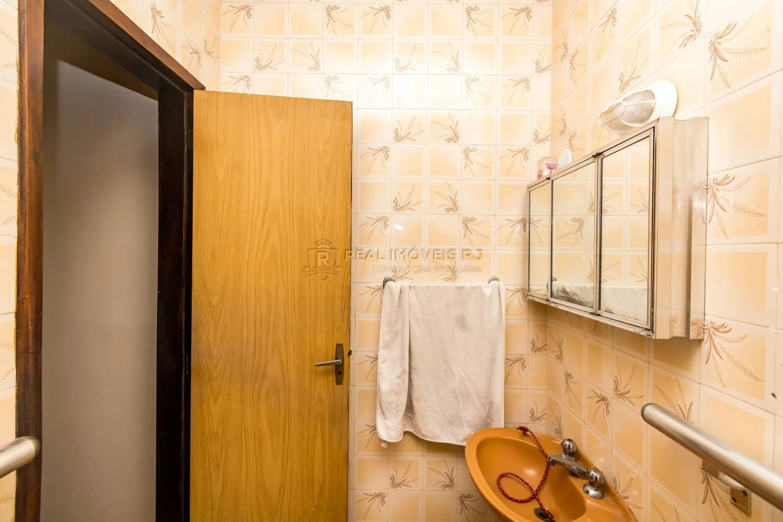 Unfurnished house with 3 bedrooms and 5 bathrooms — photo 52