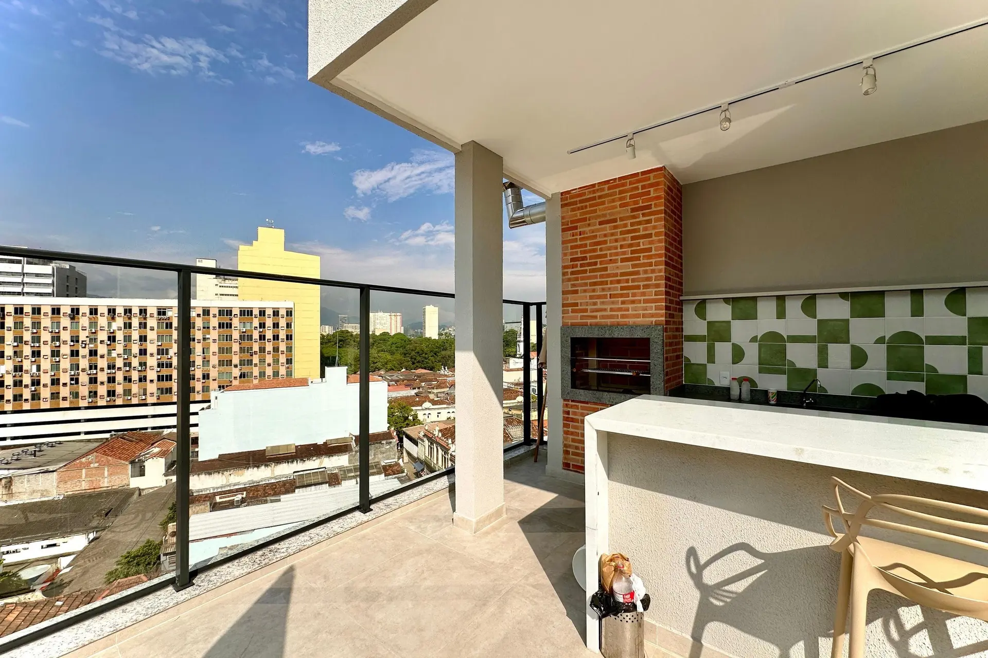 Furnished studio with 1 bedroom and balcony, pets allowed — photo 8
