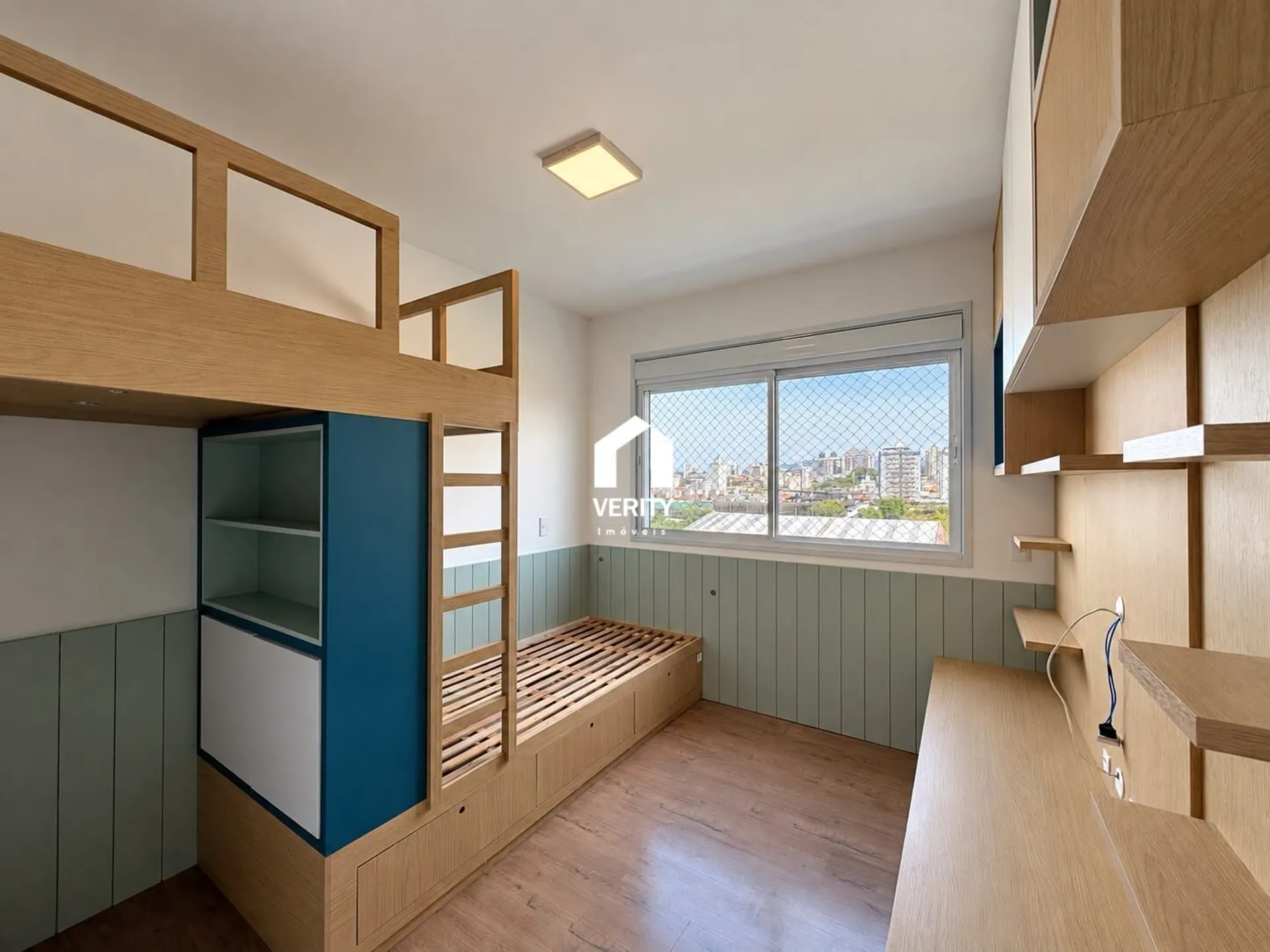 Apartment, 94 m², with a grill on the balcony — photo 4