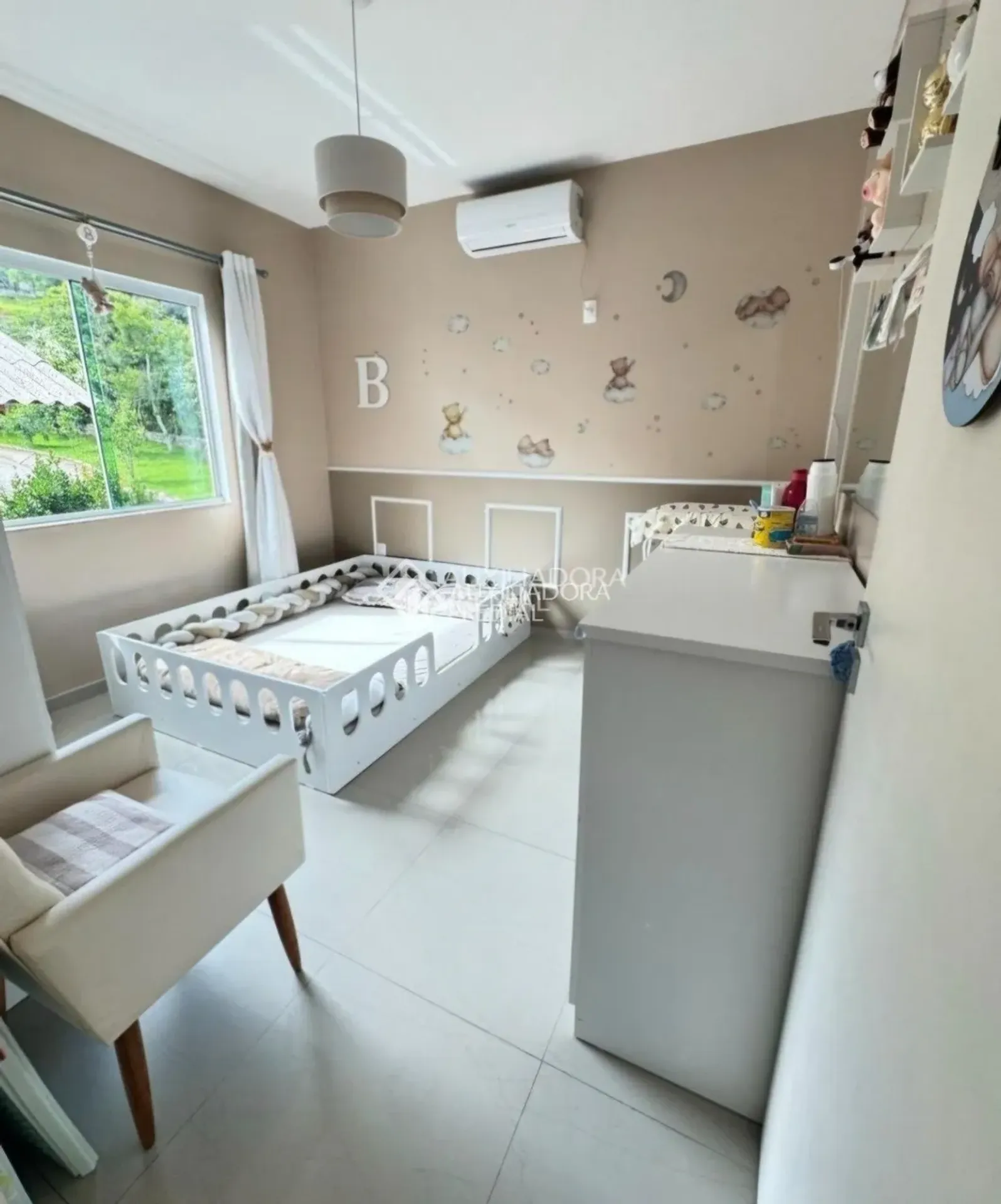 Casa mobiliada de 3 quartos com jardim e BBQ privativo