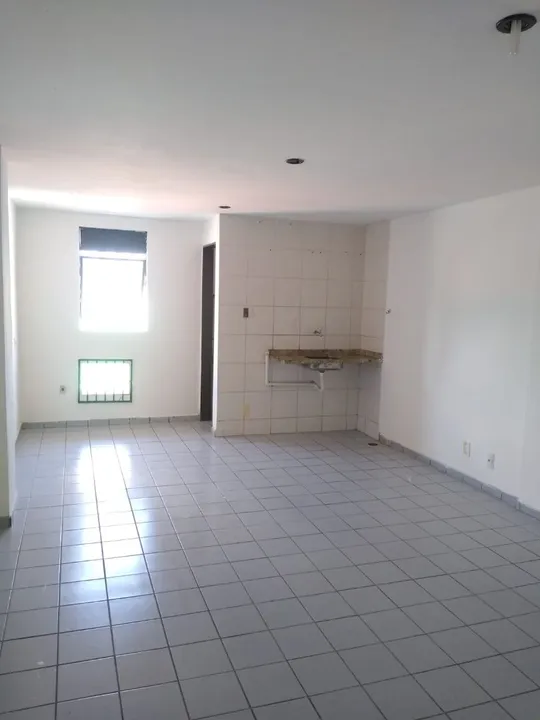Estudio sin amueblar con calentador a gas y 1 baño — photo 9
