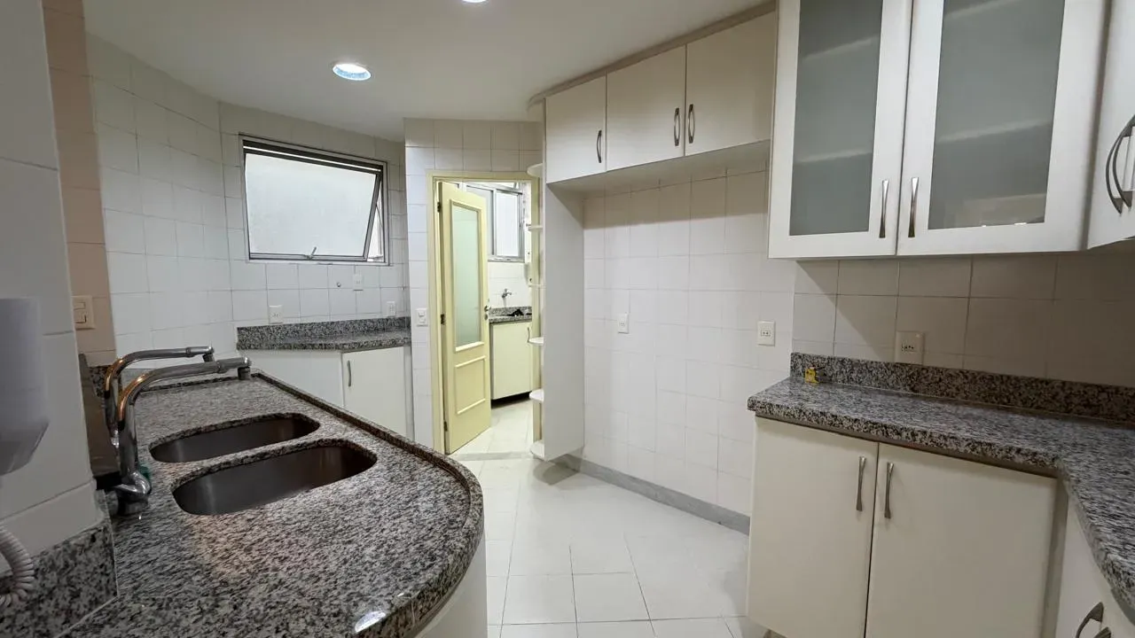 96 m² apartment with a walk-in closet and a home office — photo 2